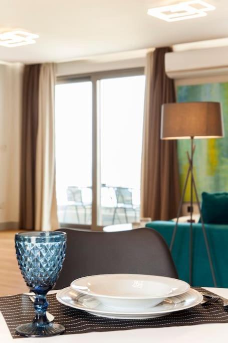 Minimal Loft Art With Sea View Over Heraklion Harbour Экстерьер фото