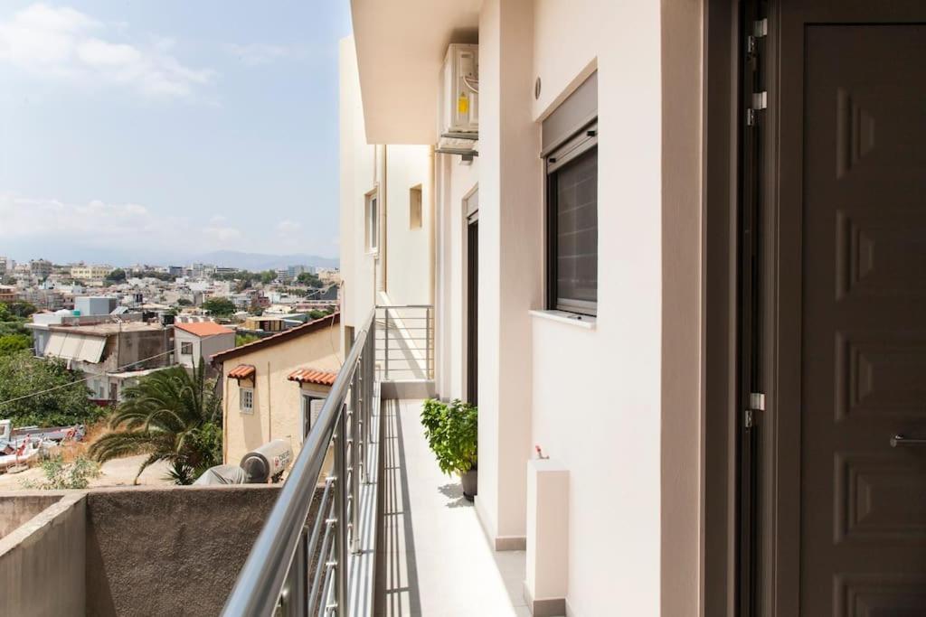 Minimal Loft Art With Sea View Over Heraklion Harbour Экстерьер фото